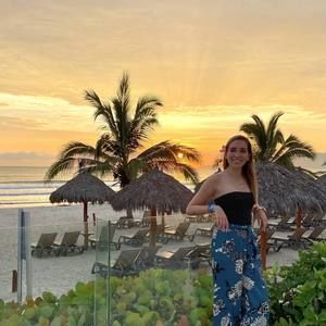 Meet your Posher, Mary paz